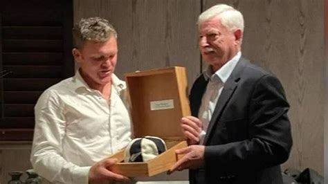Why Richard Hadlee was moved to tears when he gave Lou .